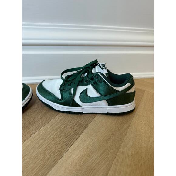 NIKE- Dunk Low Varsity Satin Green and White - US 7 - Picture 8 of 14